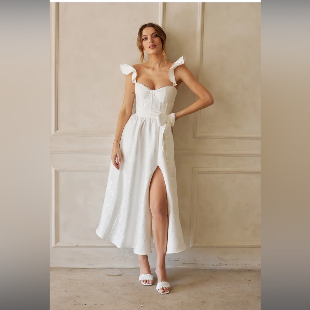 V Chapman - The Vera Dress in White Baroque Floral - size 6.